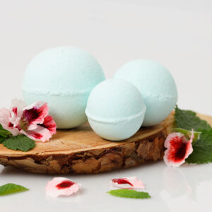 Geranium and Spearmint Single SugarBush Bathbombs image with timber