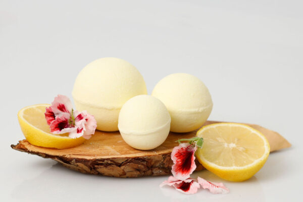 SugarBush Lemon and Palmarosa Bathbomb image 3 sizes with Lemon