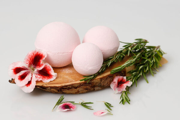 3 Single SugarBush Ropsemary and Geranium Bathbomb image